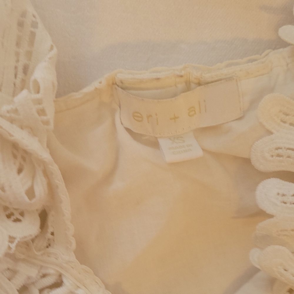 eri+ali White Lace Sleeveless Top - Picture 3 of 6